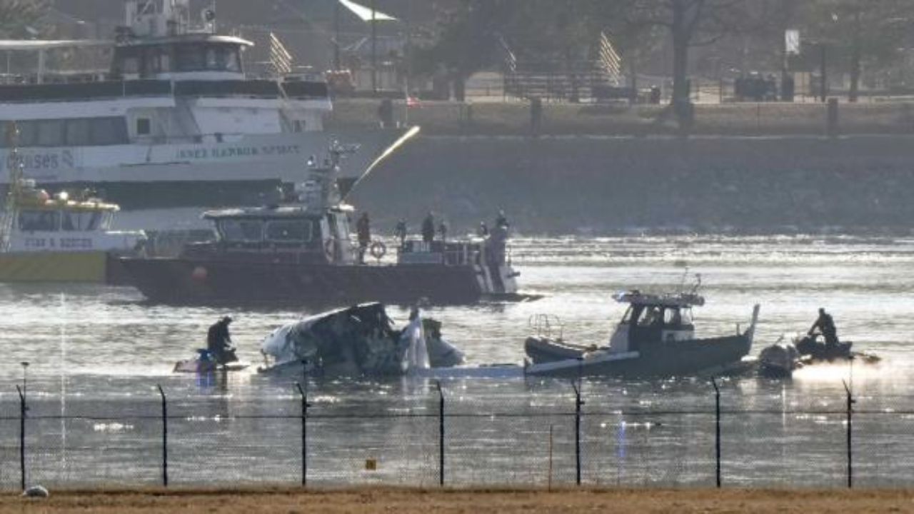Recuperan cajas negras del avión involucrado en trágico accidente aéreo en Washington
