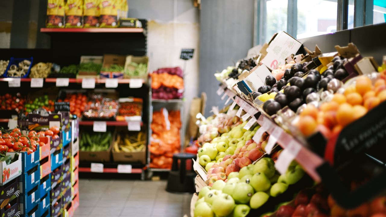 Un docente venezolano necesita 34 veces su sueldo para alimentar a una familia, dice ONG