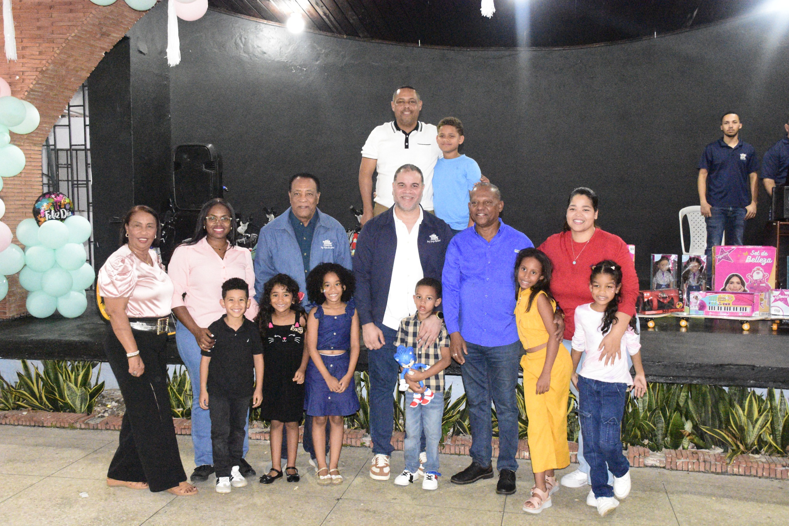 CODIA entrega juguetes a hijos de los Colegiados