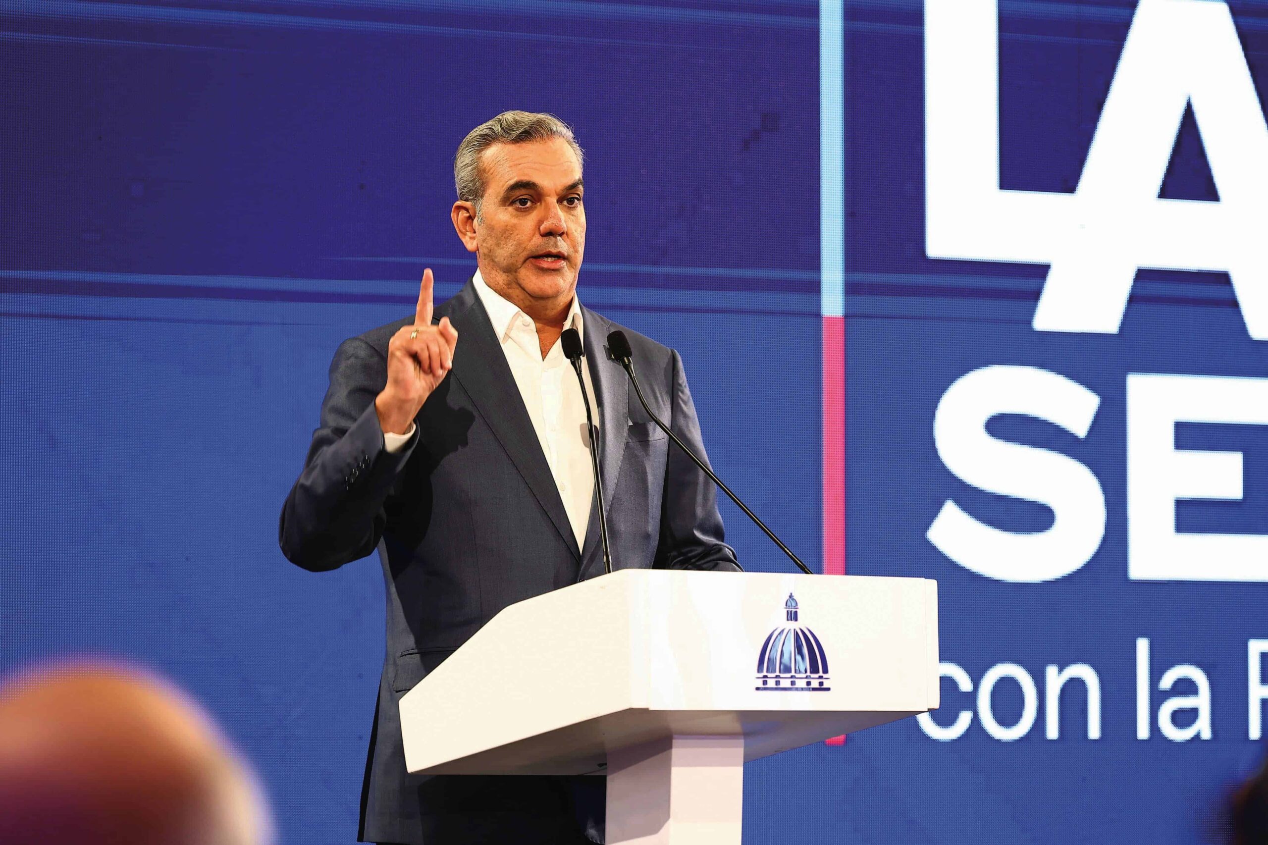 Gobierno propondrá aumento salarial de no menos de un 20% para empleados no sectorizados