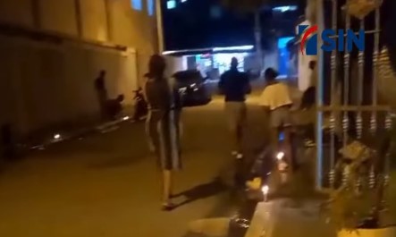 Con encendido de velas, reclaman justicia por doble feminicidio en La Vega