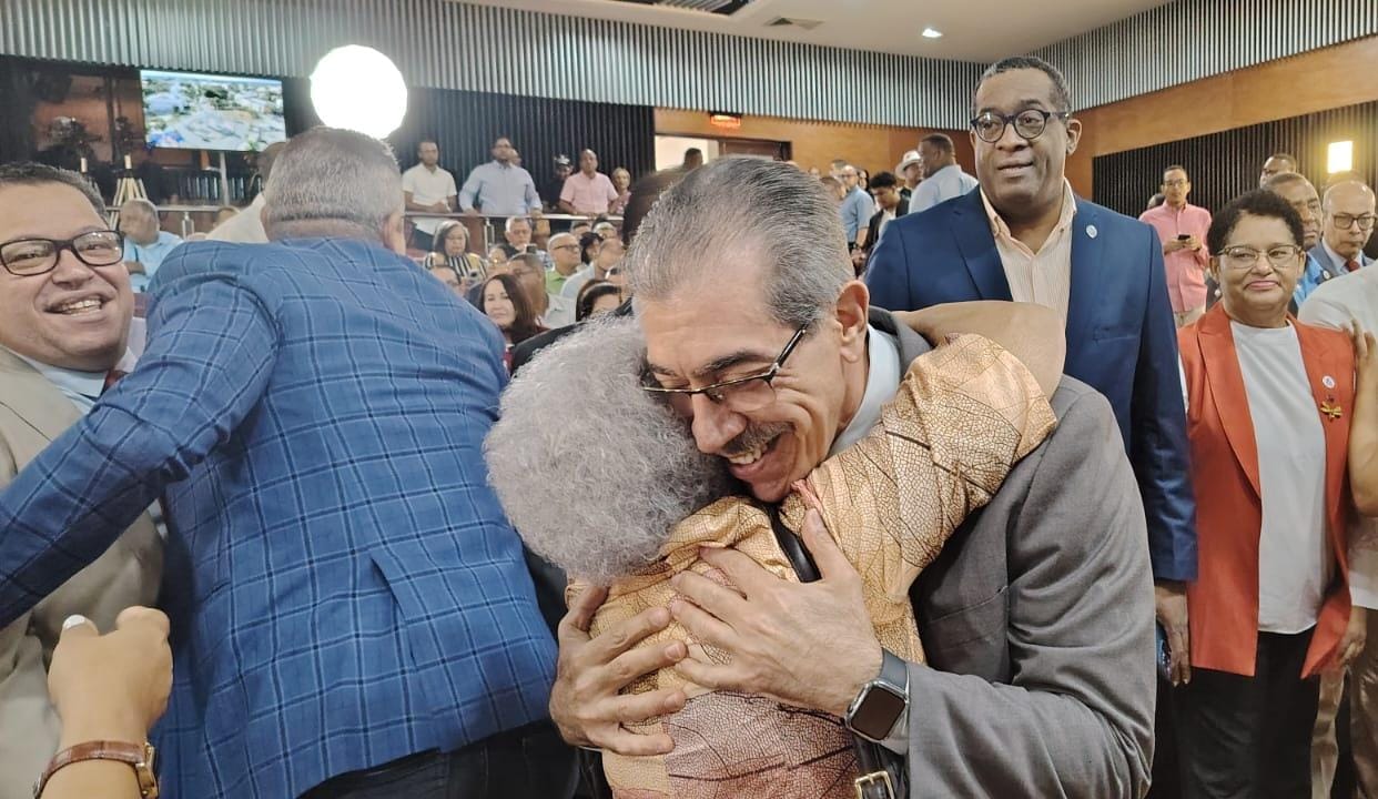 Asjana creará "Finca de emprendimiento" y "Papel Cero" como parte de su gestión en UASD