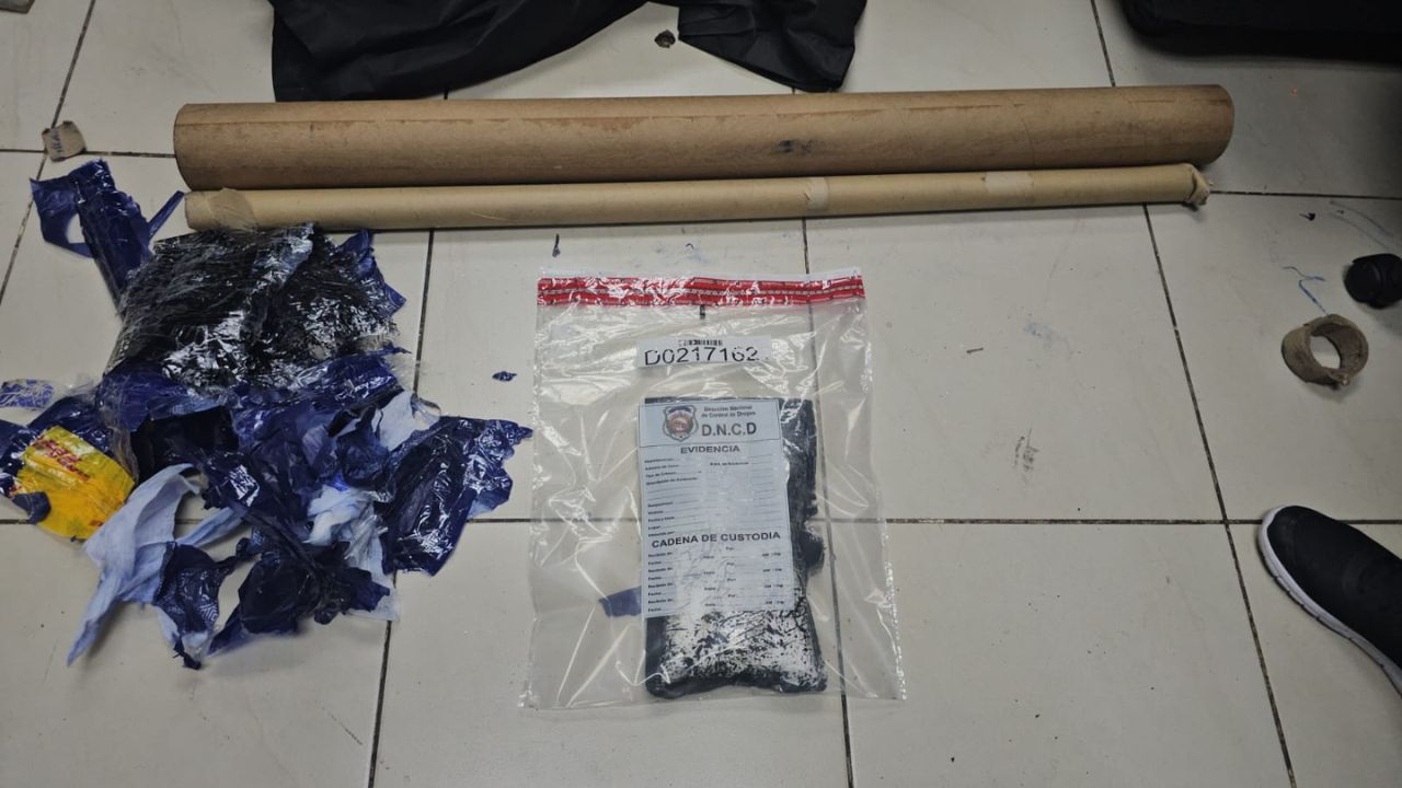 DNCD ocupa rollos de telas con cocaína camuflada en su interior