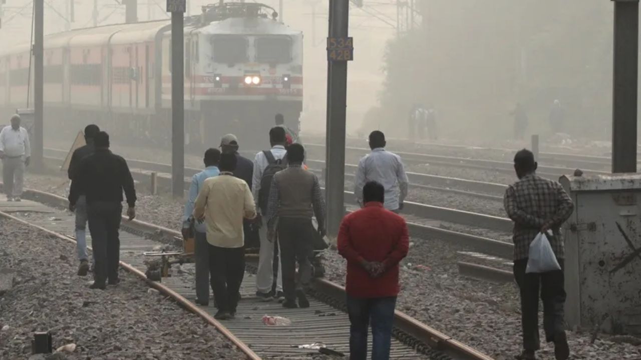 Al menos 15 heridos en una estampida en una estación de tren de Nueva Delhi