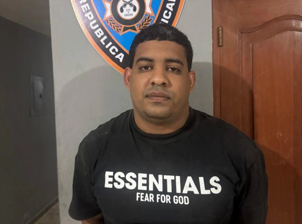 Arrestan hombre acusado de agredir a su madre