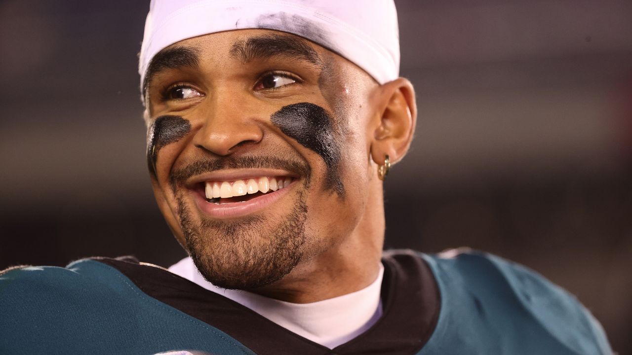 Jalen Hurts dice que disfruta que la gente dude de su capacidad de ganar un Super Bowl