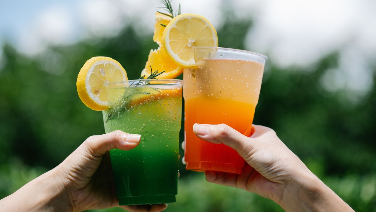 Descubre el jugo natural que reduce el colesterol y optimiza la digestión