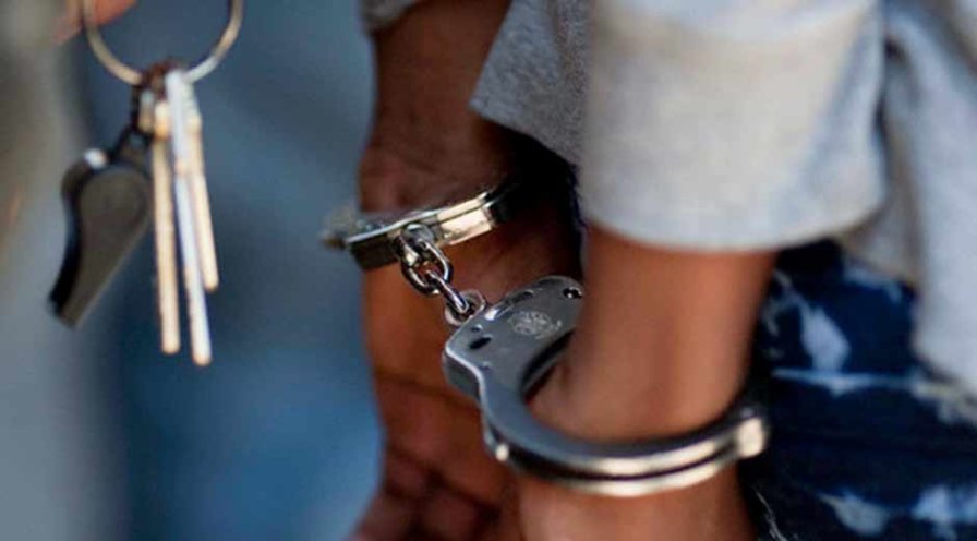Arrestan dos hombres con armas de fuego ilegales en Barahona
