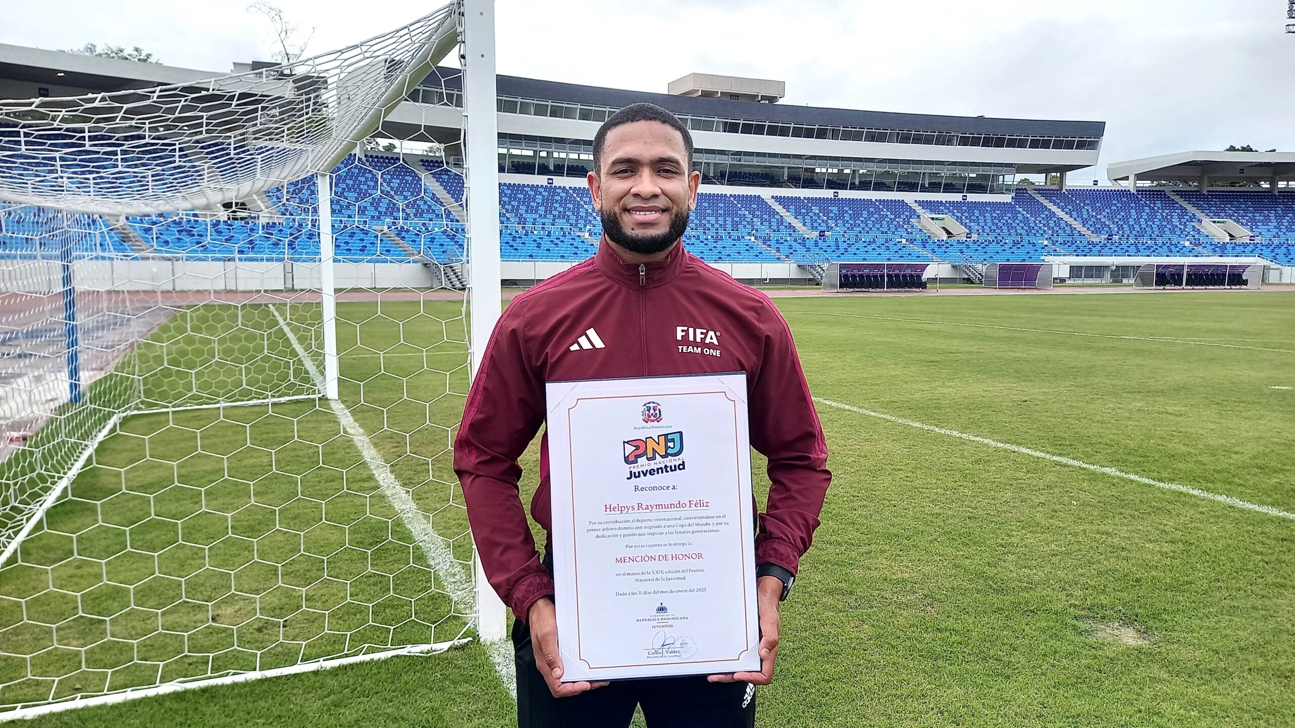 Premio Nacional de la Juventud 2025 entrega reconocimiento al árbitro Raymundo Féliz