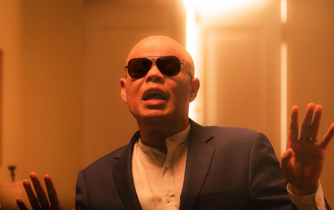 Rubby Pérez rinde homenaje a un clásico del merengue con su nuevo videoclip "No Voy a Llorar"