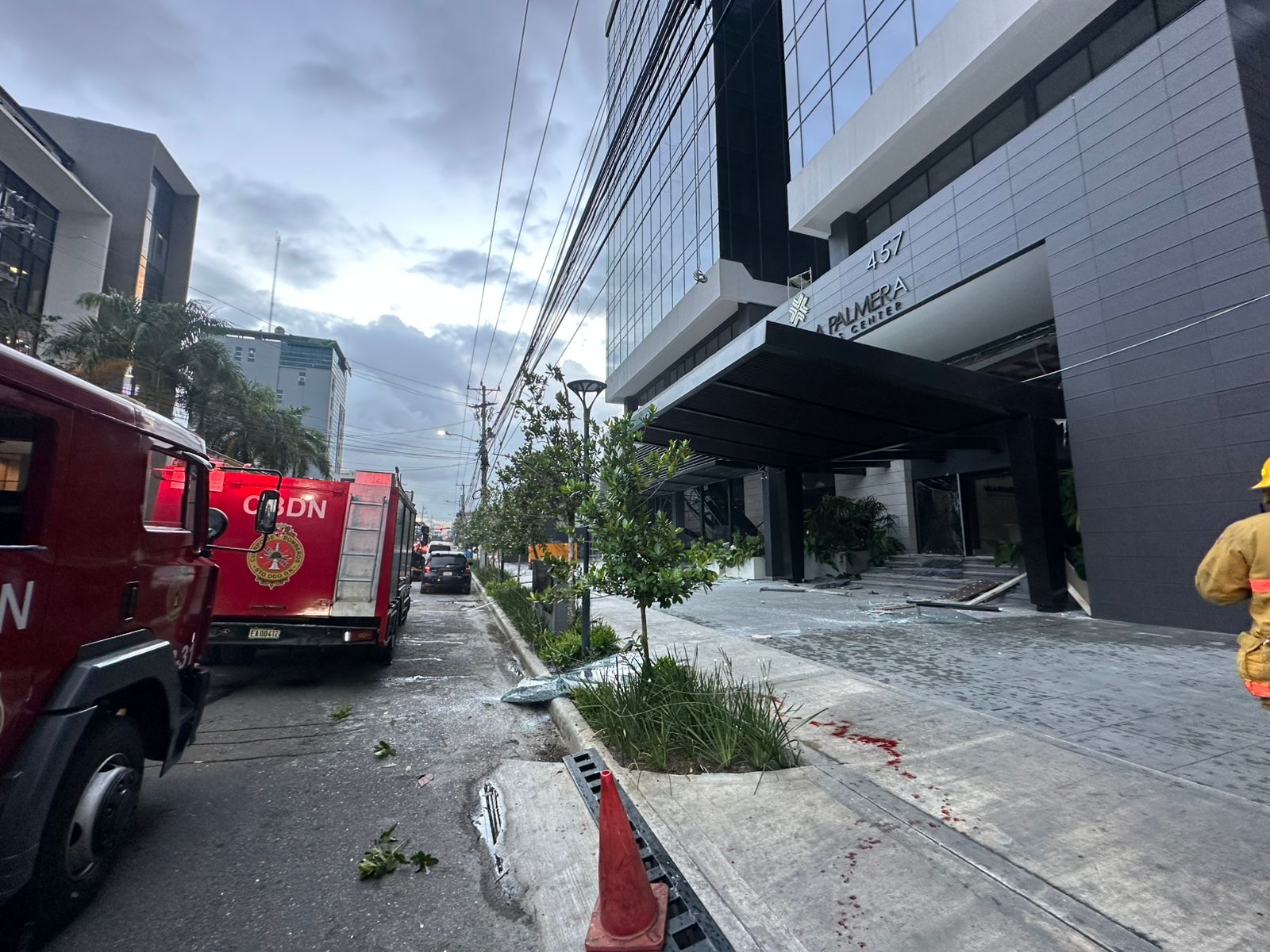 En estado crítico uno de los heridos en explosión de torre en Piantini