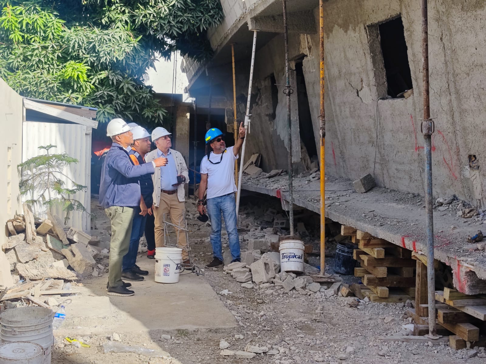 Osiris de León: "La edificación no contaba con los permisos necesarios, lo que contribuyó al colapso"