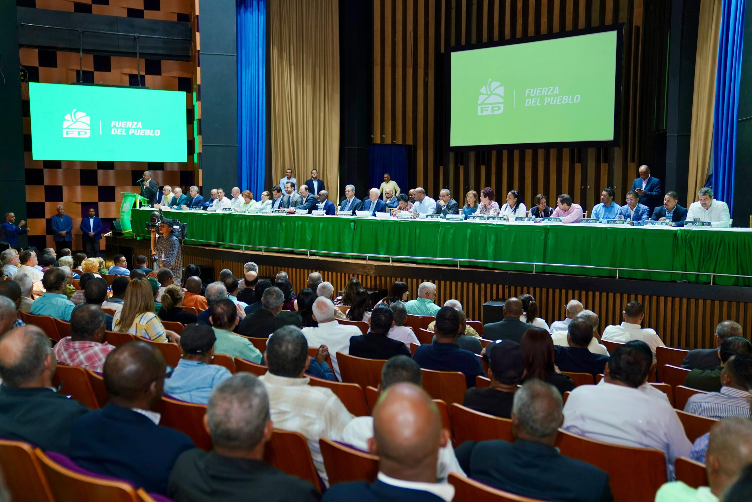 ¡A casa llena! Fuerza del Pueblo realizó asamblea de dirigentes en el Distrito Nacional