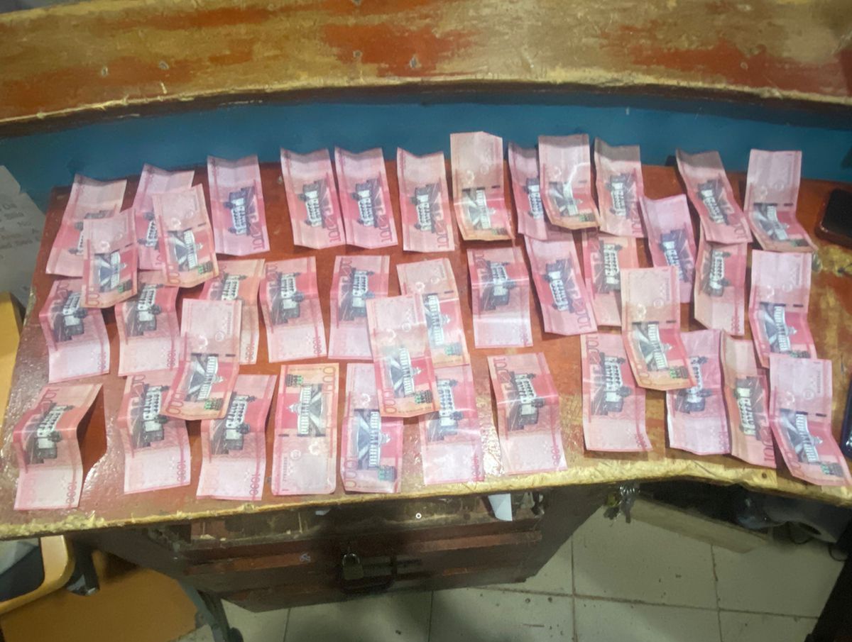 Hombre detenido en La Vega por intento de estafa con dinero falso