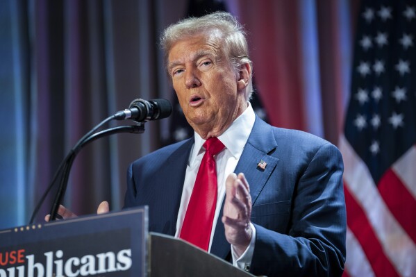 Trump dice que si Hamás no libera a los rehenes antes del sábado desatará el "infierno"