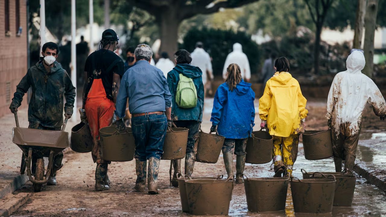 Gobierno español regularizará a 26 mil migrantes víctimas del temporal de octubre