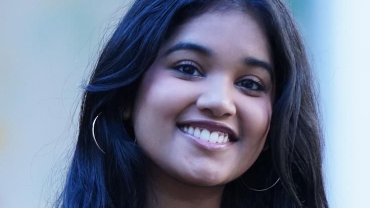 La joven desaparecida Sudiksha Konanki compartía con cinco amigas y dos hombres en la playa donde fue vista por última vez