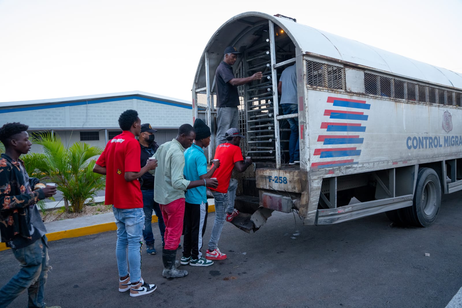 AIRD aboga para regularizar la mano de obra extranjera