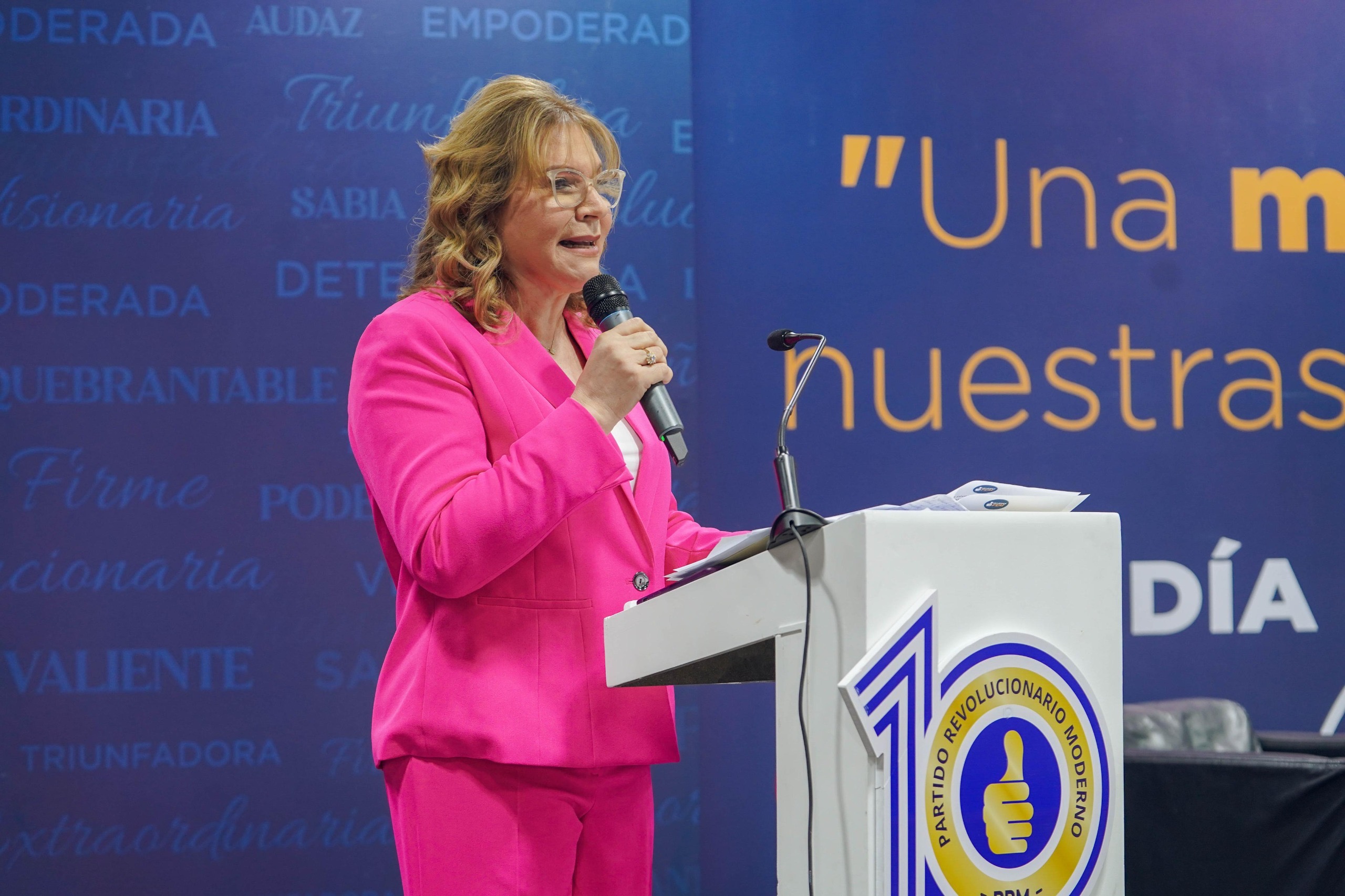 Yadira Henríquez afirma invertir en las mujeres es garantizar el futuro de la sociedad