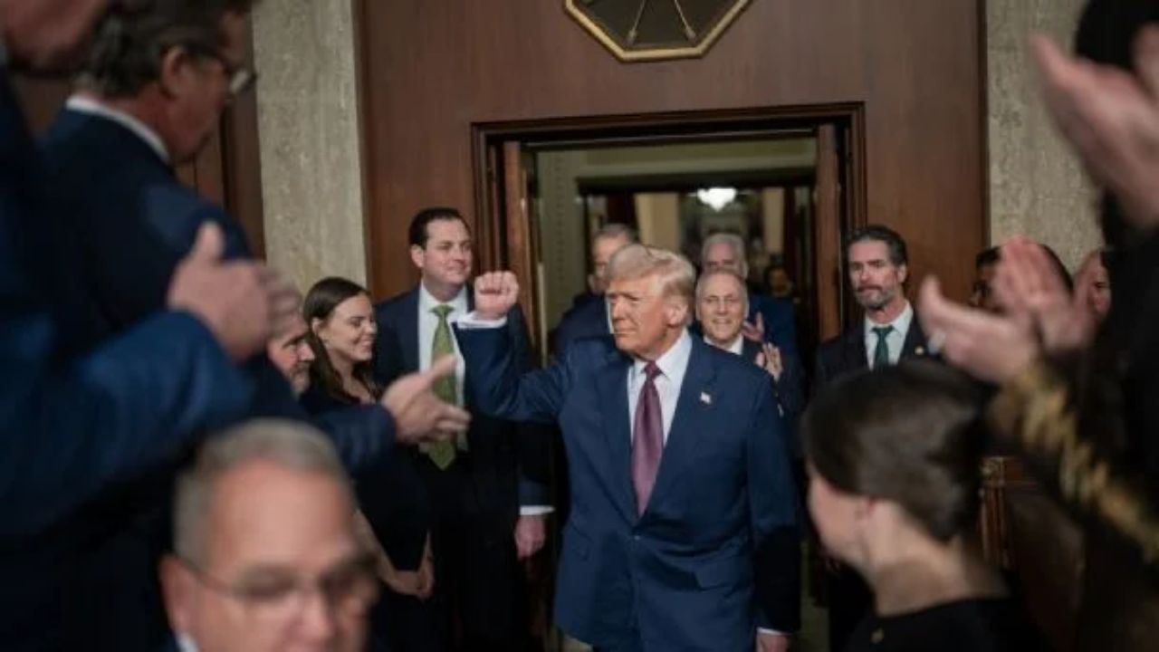 Trump insiste en adquirir Groenlandia y defiende sus primeras acciones como presidente