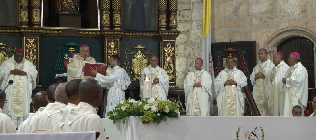 Con una misa solemne, la Iglesia dominicana despide al Papa Francisco