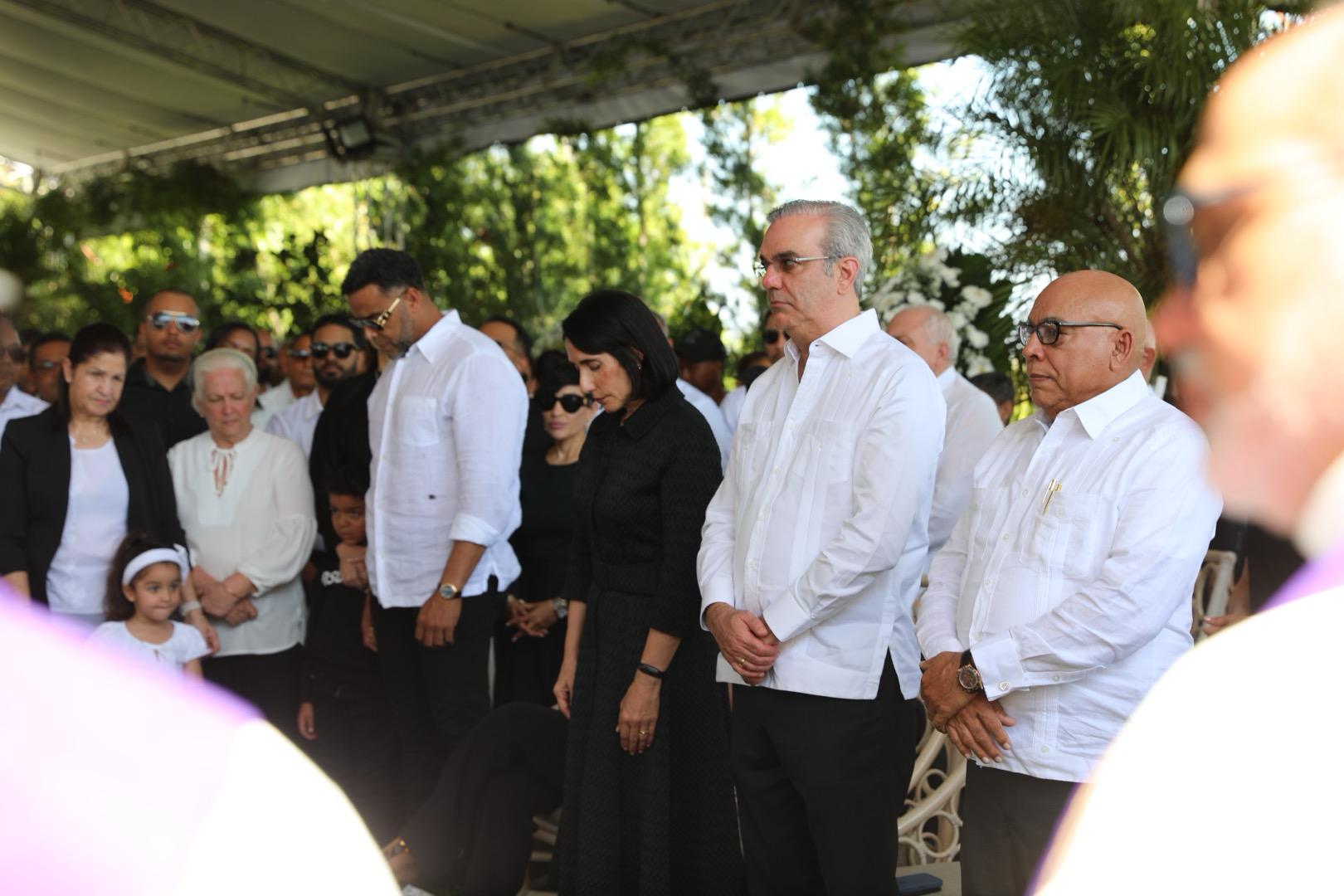 Presidente Abinader da último adiós a gobernadora de Montecristi