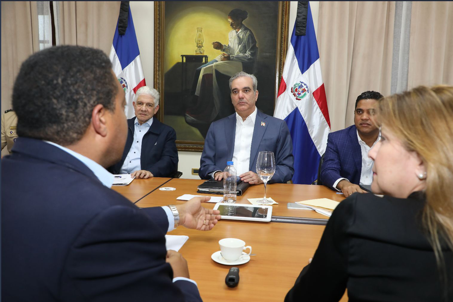 Abinader encabeza reunión con Comité de los Juegos