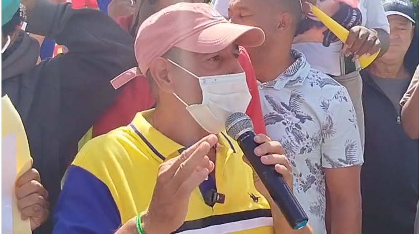Los Peregrinos de Moca protestan frente a DIGESETT por supuestos abusos