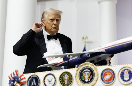 Human Rights Watch enumera 100 atropellos a los DD.HH. cometidos por Trump en sus 100 días de mandato