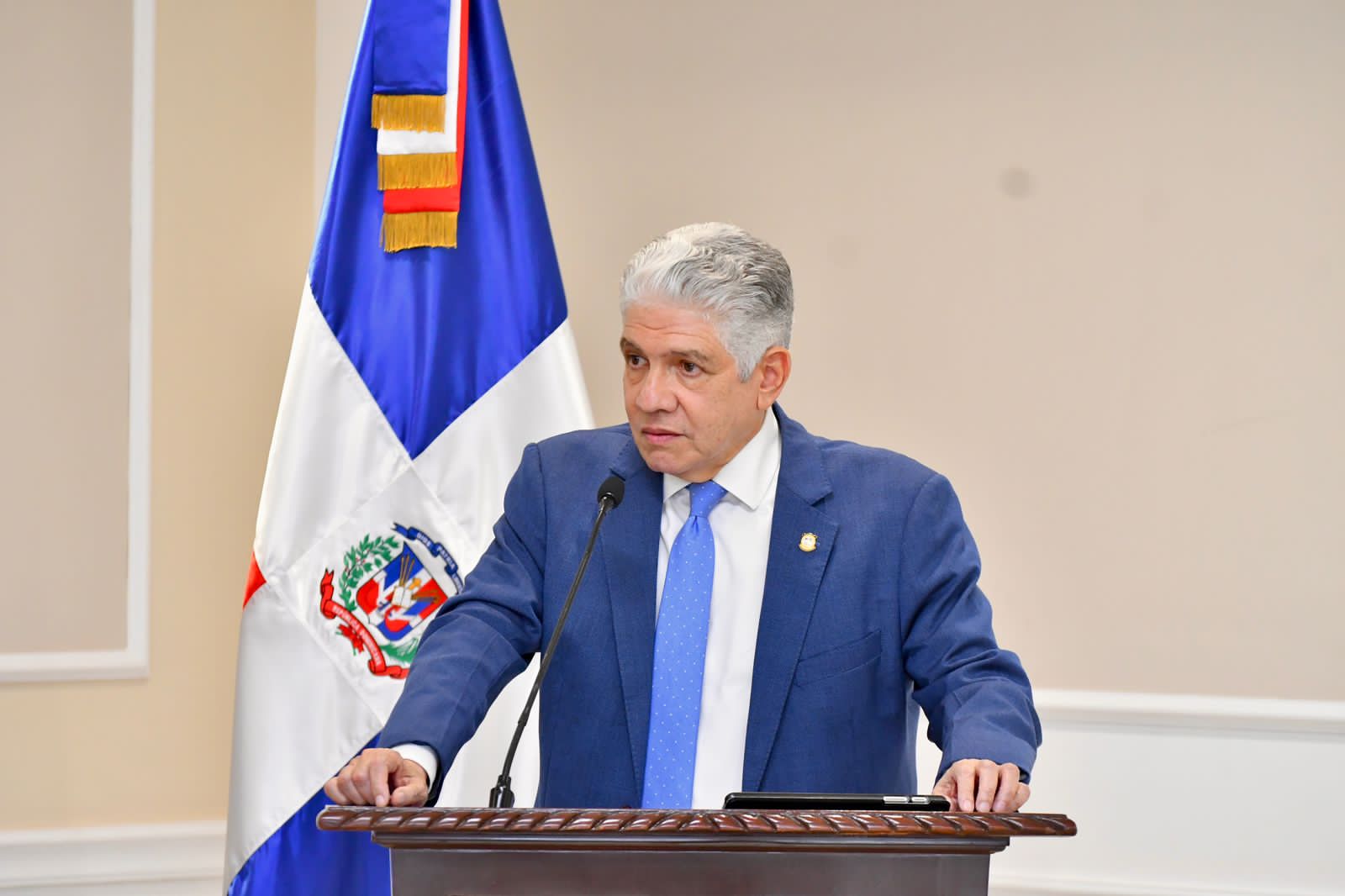 Hijo de Eduardo Estrella permanece bajo los escombros del Jet Set