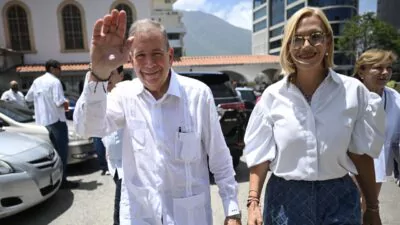 Hija de González Urrutia manifiesta lucha por libertad de su esposo, preso hace 110 días