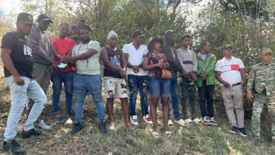 Arrestan haitianos indocumentados ocultos en casa de un agricultor en Elías Piña