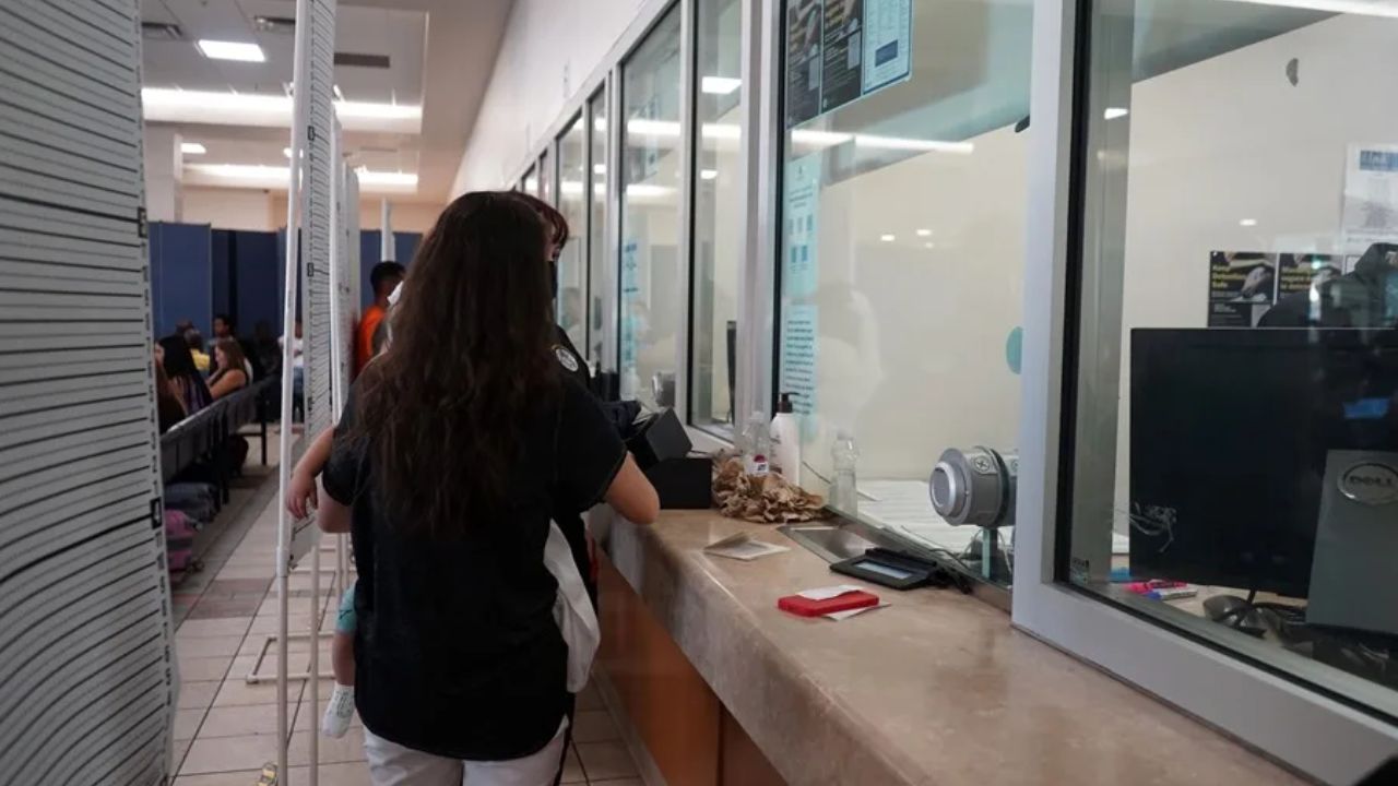 EEUU revisará redes sociales de migrantes para detectar antisemitismo y denegar residencia