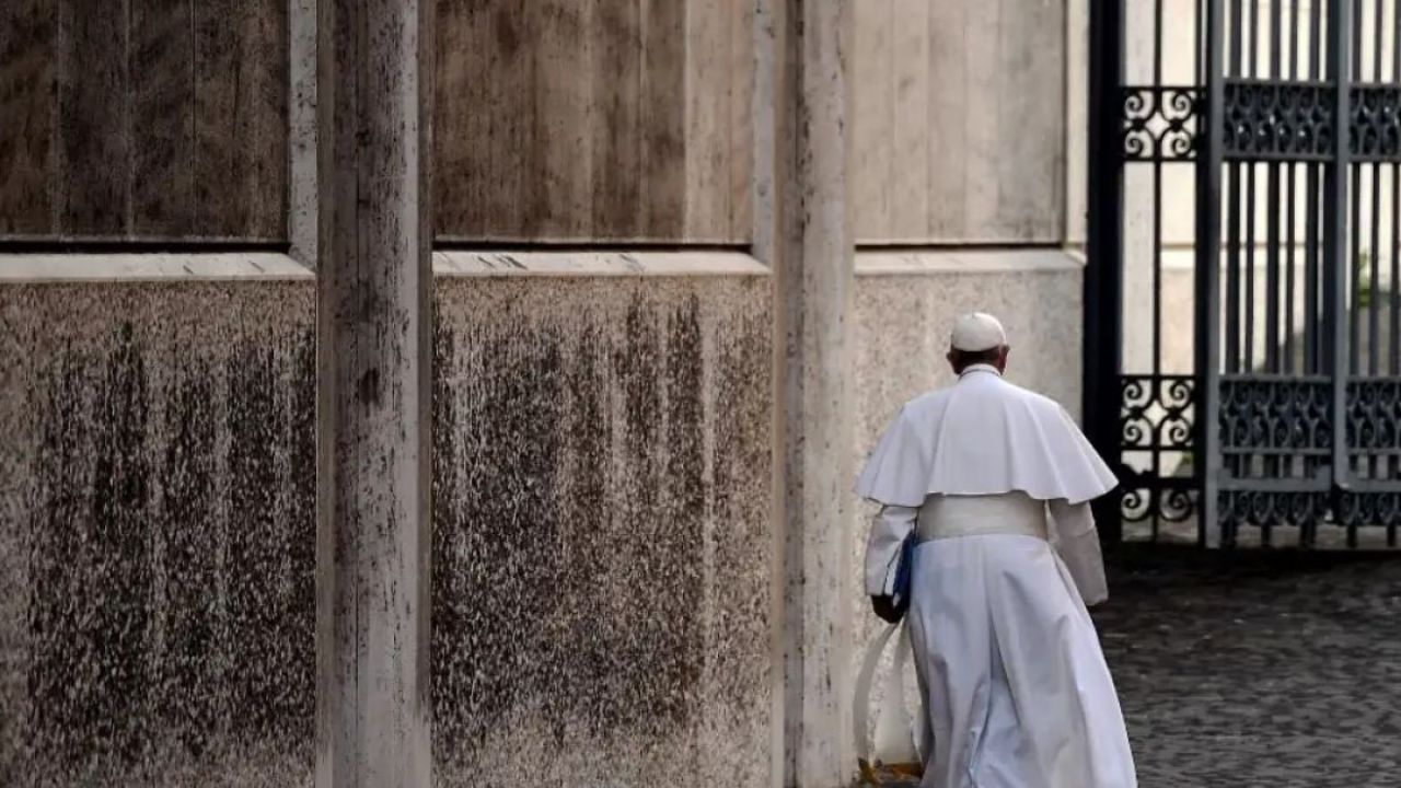 Panamá despide al papa Francisco, que recordó "la necesidad" de poner a los pobres primero