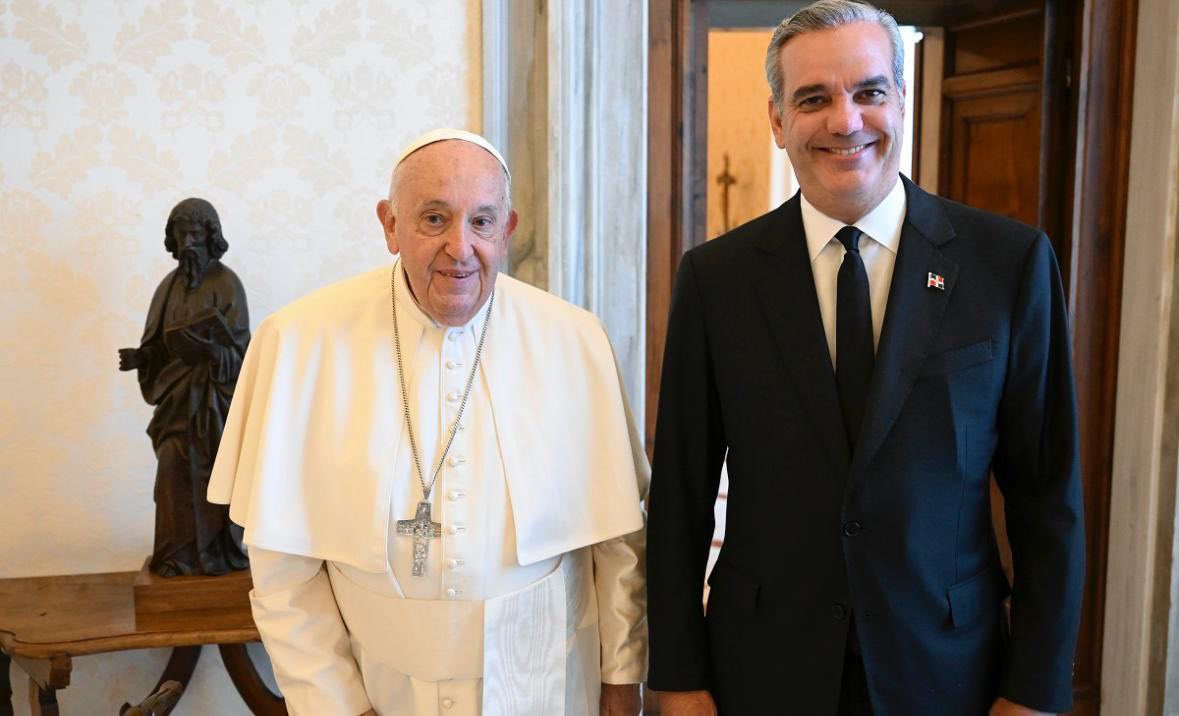 Presidente Luis Abinader lamenta fallecimiento del papa Francisco