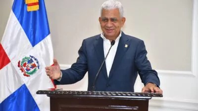Presidente del Senado defiende uso de préstamos y asegura reducción de deuda pública