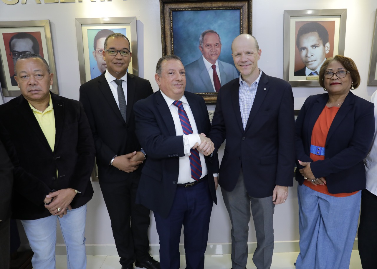 COOPNAMA recibe visita de líder cooperativista de EE. UU