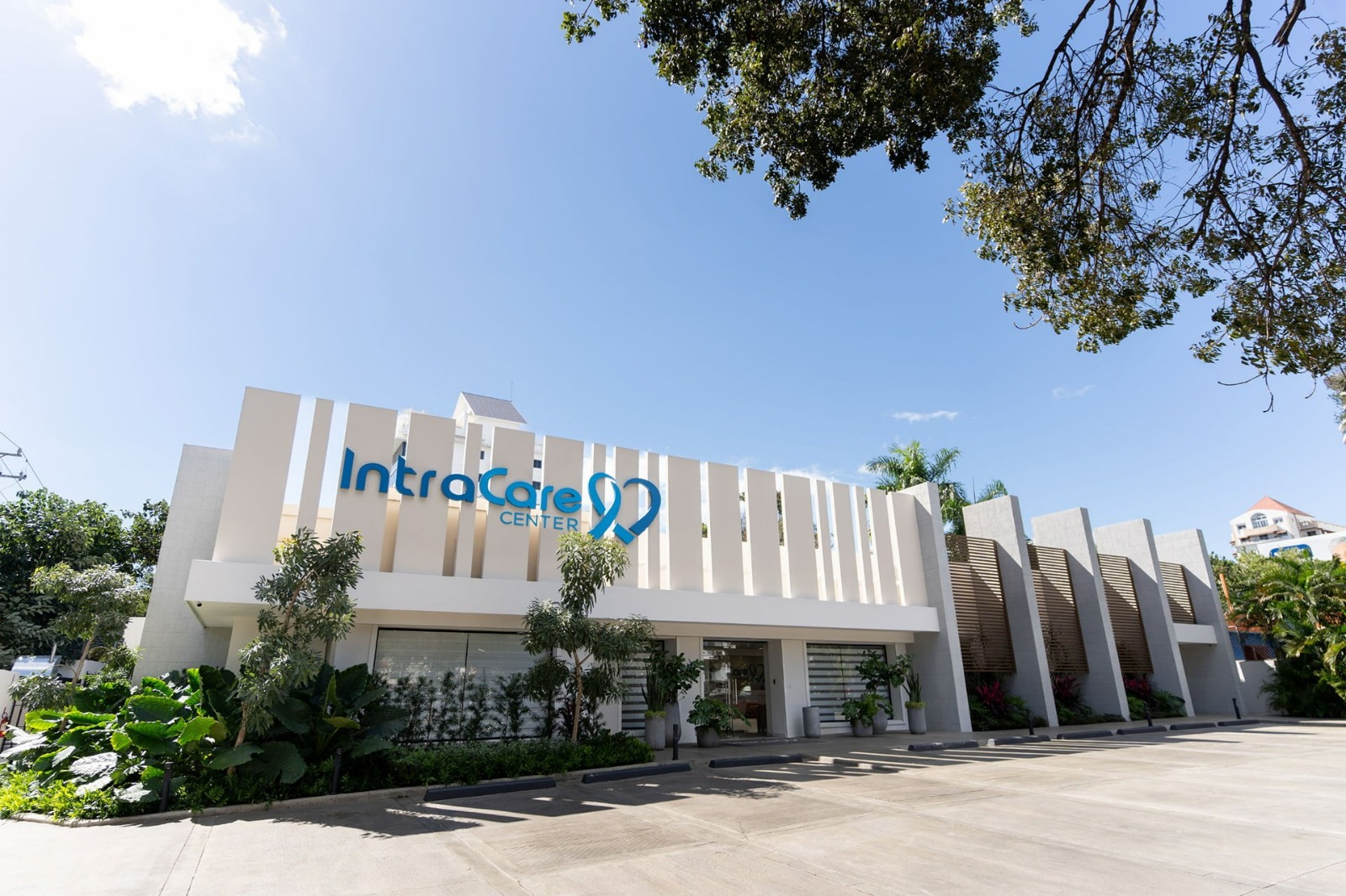 IntraCare Center obtiene la certificación ISO 9001:2015 y reafirma su compromiso con la calidad en la atención oncológica