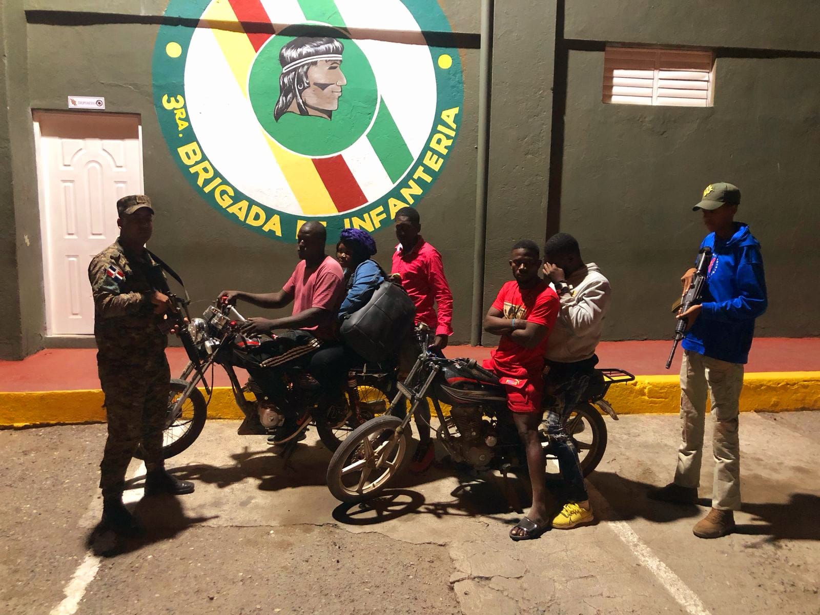 Un grupo de 24 haitianos indocumentados fue interceptado por patrullas del Ejército en Valverde