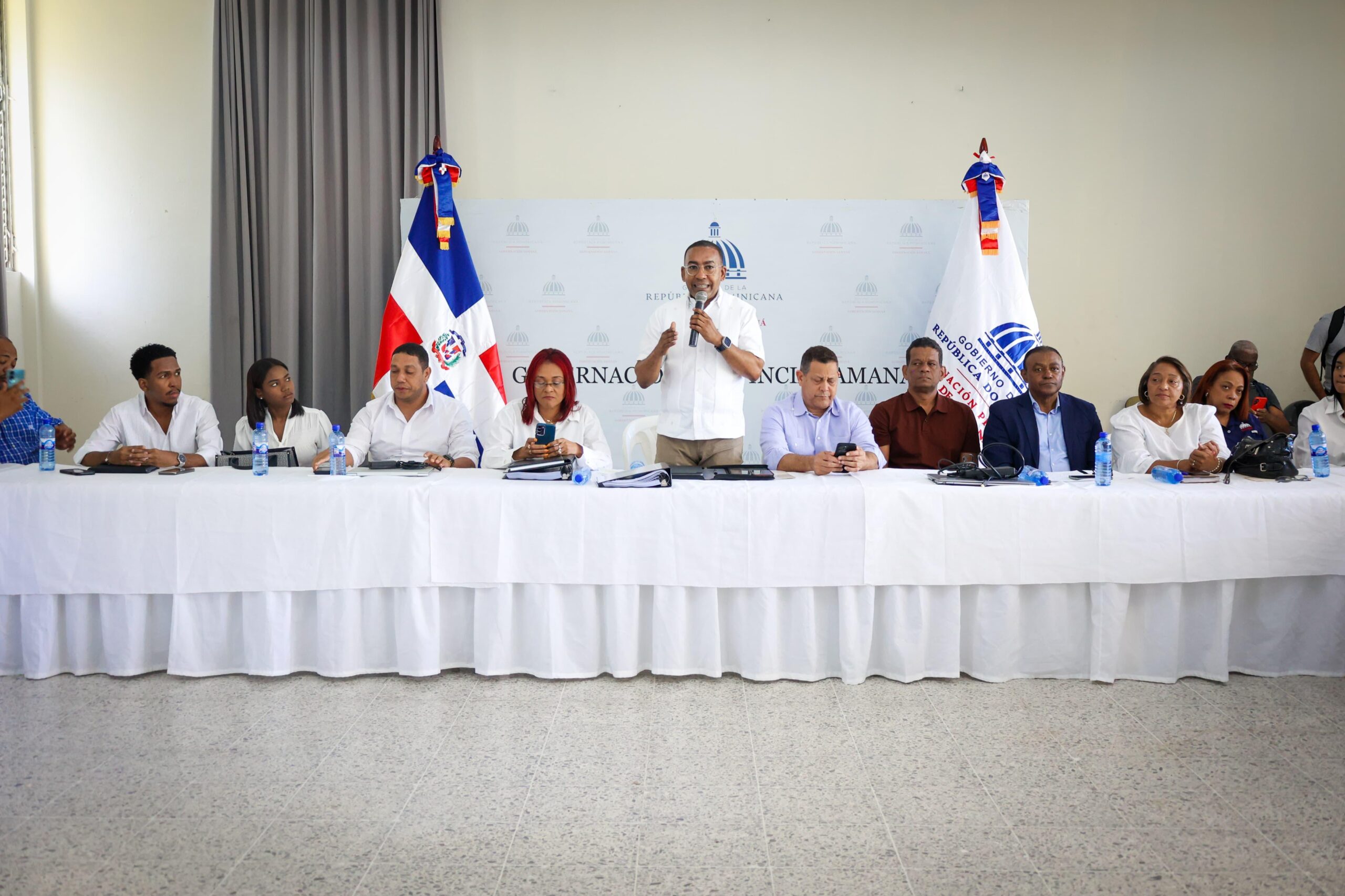 Víctor Pichardo constata prioridades educativas en Samaná en “El Gobierno en las Provincias