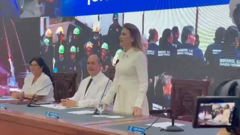Carolina Mejía exhibe logros durante su quinta rendición de cuentas