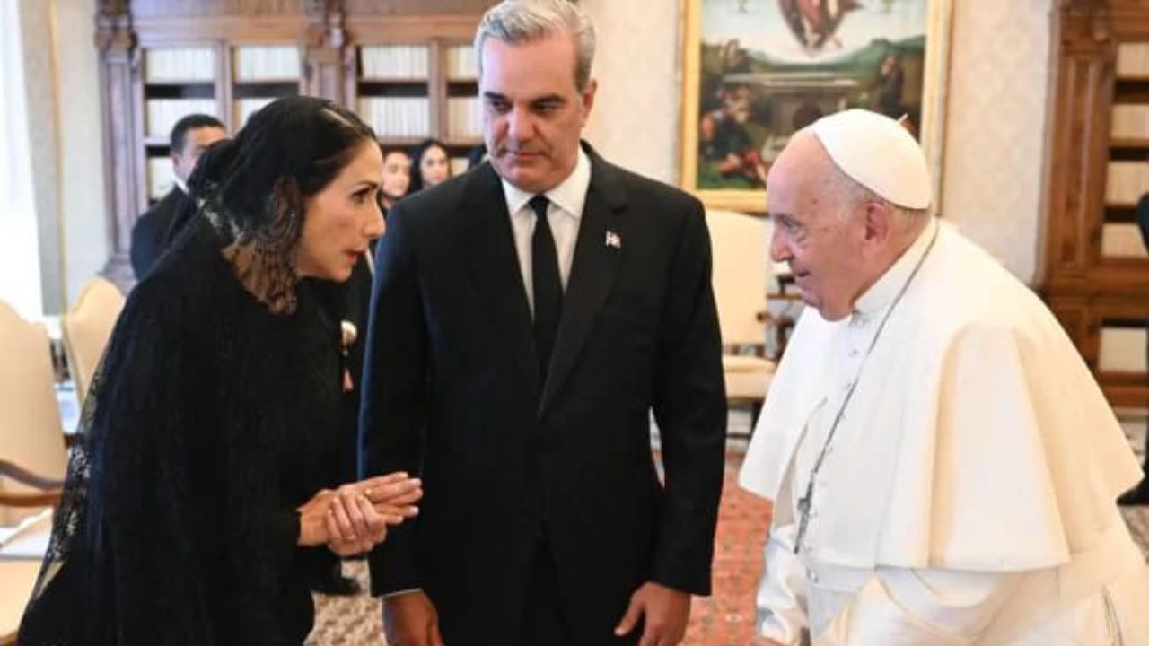 Presidente Abinader asistirá junto a su esposa Raquel Arbaje a la misa funeral del papa Francisco
