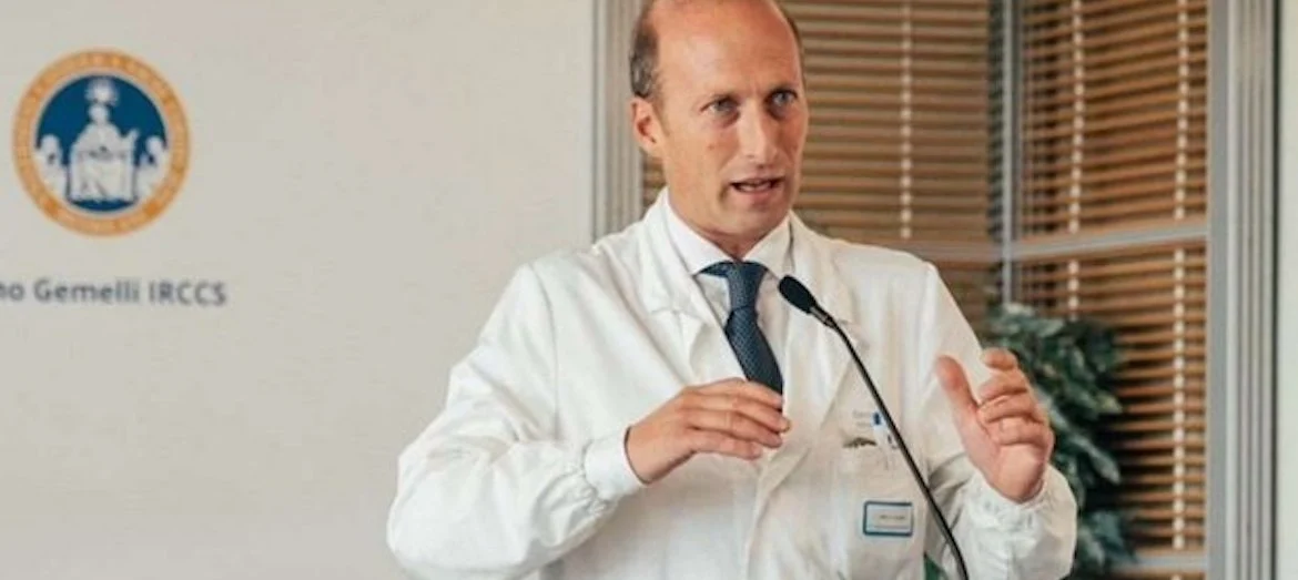 El médico del papa Francisco dijo:“Tenía los ojos abiertos pero no respondía, no había nada que hacer”