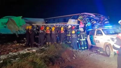 Accidente entre un autobús y un camión en Argentina deja al menos cuatro fallecidos y 16 heridos