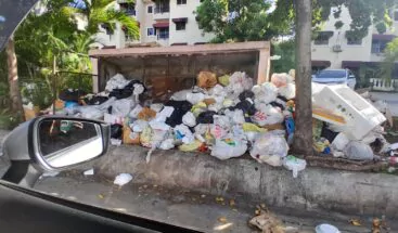 Video: Fiesta de Nochebuena termina a sillazos en un bar en Montecristi