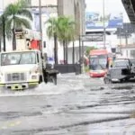 Lluvias causan inundaciones y caos en sectores del Gran Santo Domingo
