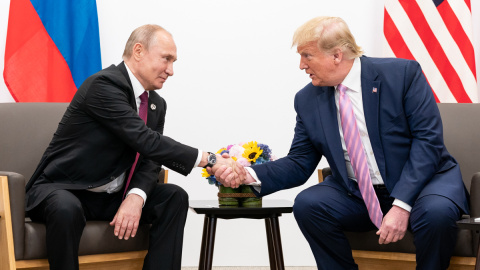 Trump llamará el lunes a Putin y a Zelenski para negociar el fin de la guerra