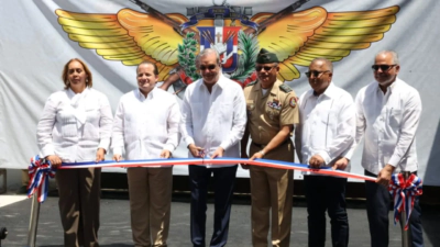 Abinader inaugura planta de ensamblaje de vehículos militares en San Cristóbal