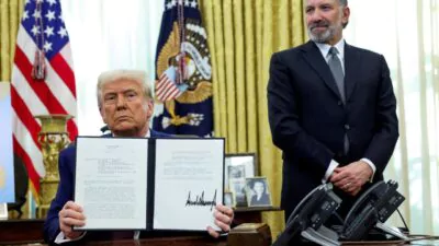 Los aranceles de Trump causan el aumento de la tasa de paro de Canadá al 6,9 % en abril