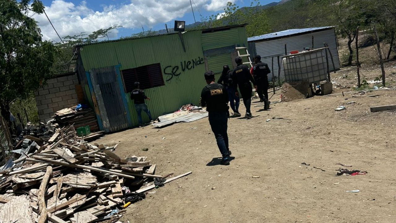 PN y MP rescatan en Azua a dos adolescentes reportadas como desaparecidas en SD; presunta captora está bajo investigación